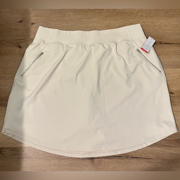 LIVI by Lane Bryant Knit Trouser Skort with 5” Inseam Shorts NWT in Birch Cream - Picture 2 of 13